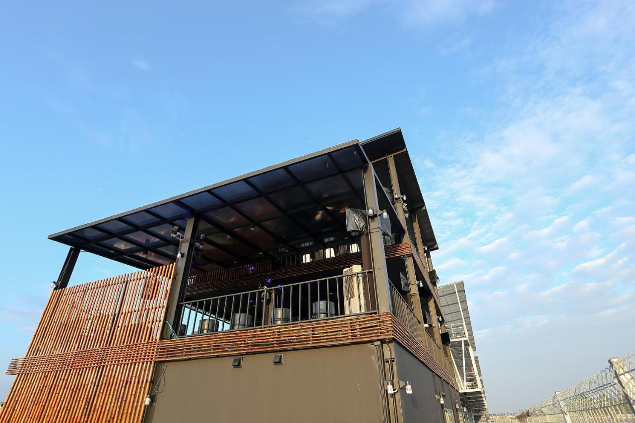 Bric Box Hotel Buri Ram Eksteriør billede