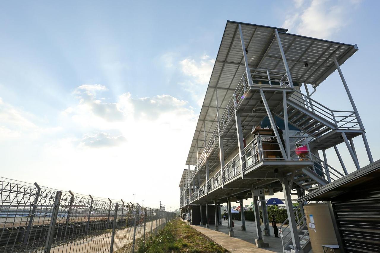 Bric Box Hotel Buri Ram Eksteriør billede